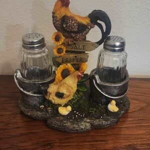 Rustic Rooster Salt and Pepper Shaker Set